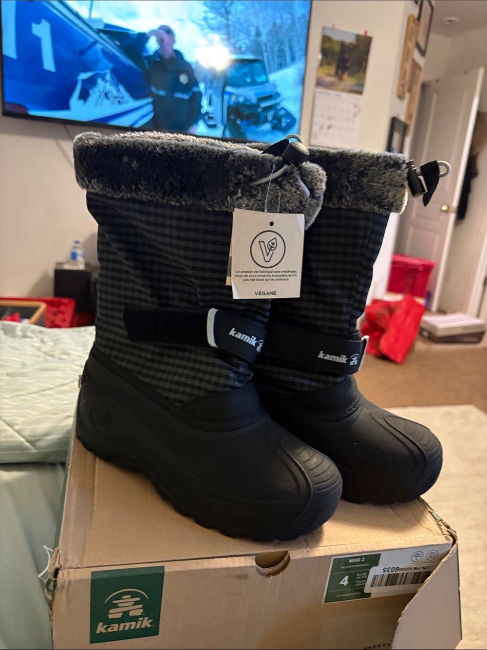 Kamik Kids Black and Gray Insulated Snow Mittens-style Boots